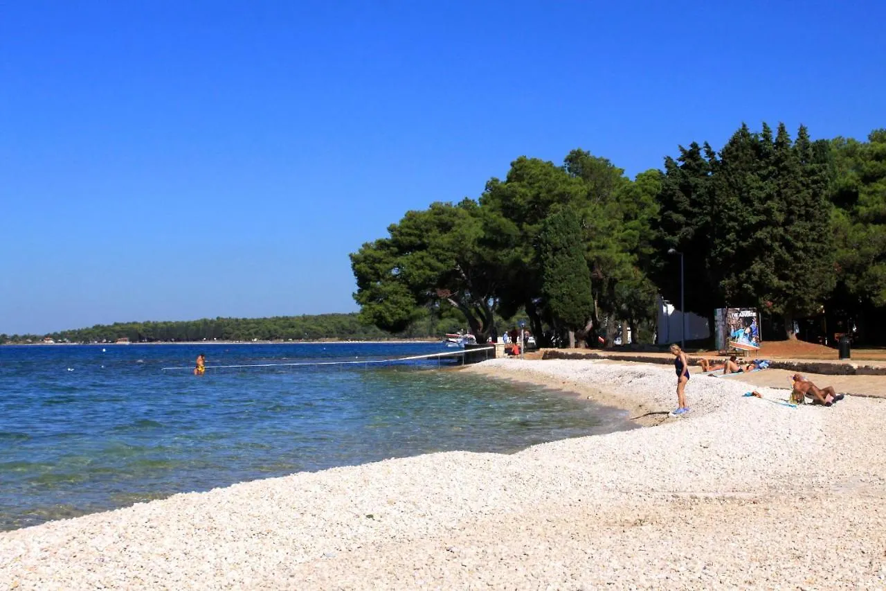 Family Friendly Apartments With A Swimming Pool Fazana - 19595 0*,