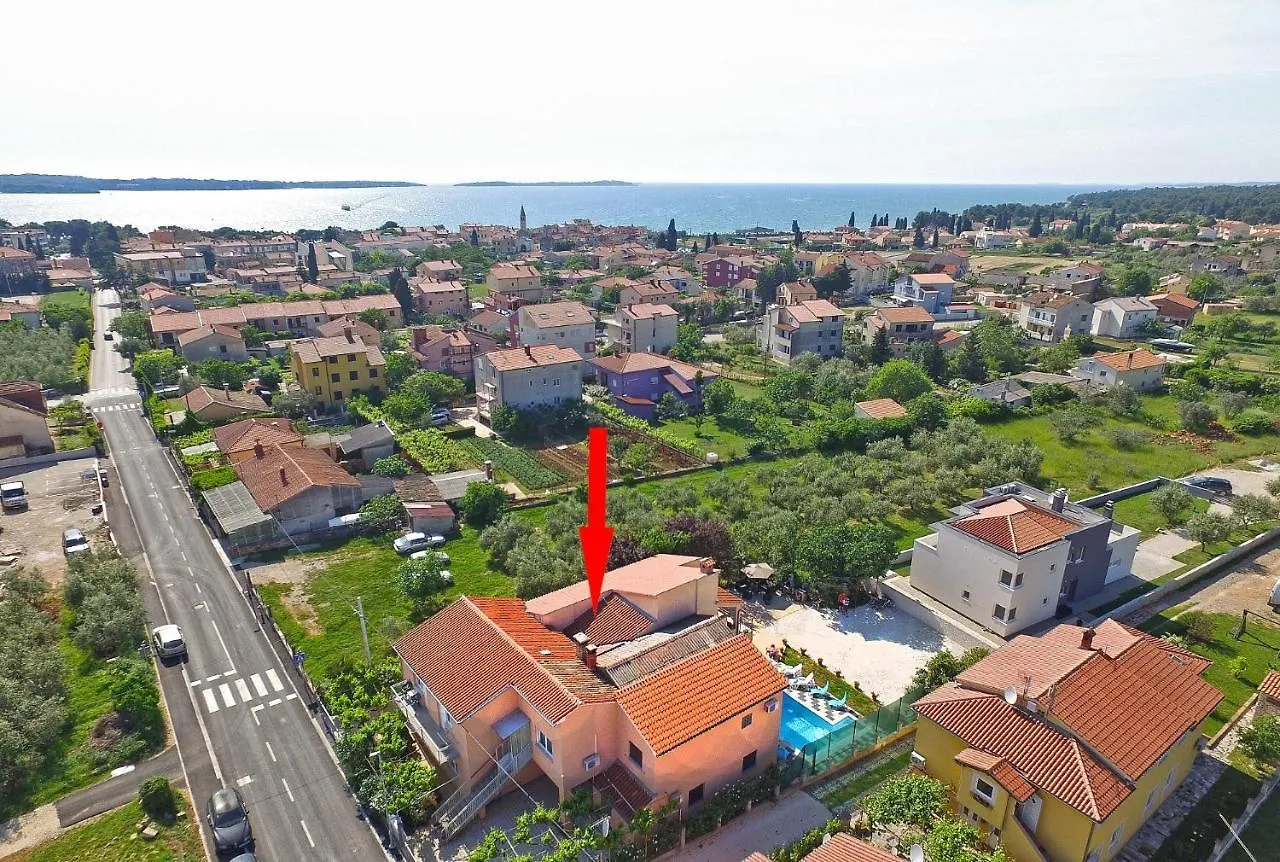 Family Friendly Apartments With A Swimming Pool Fazana - 19595