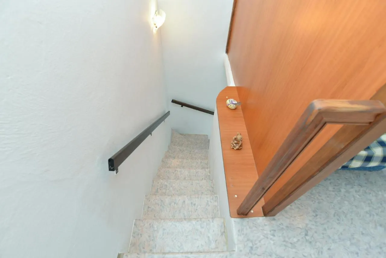 Family Friendly Apartments With A Swimming Pool Fazana - 19595 Croatia